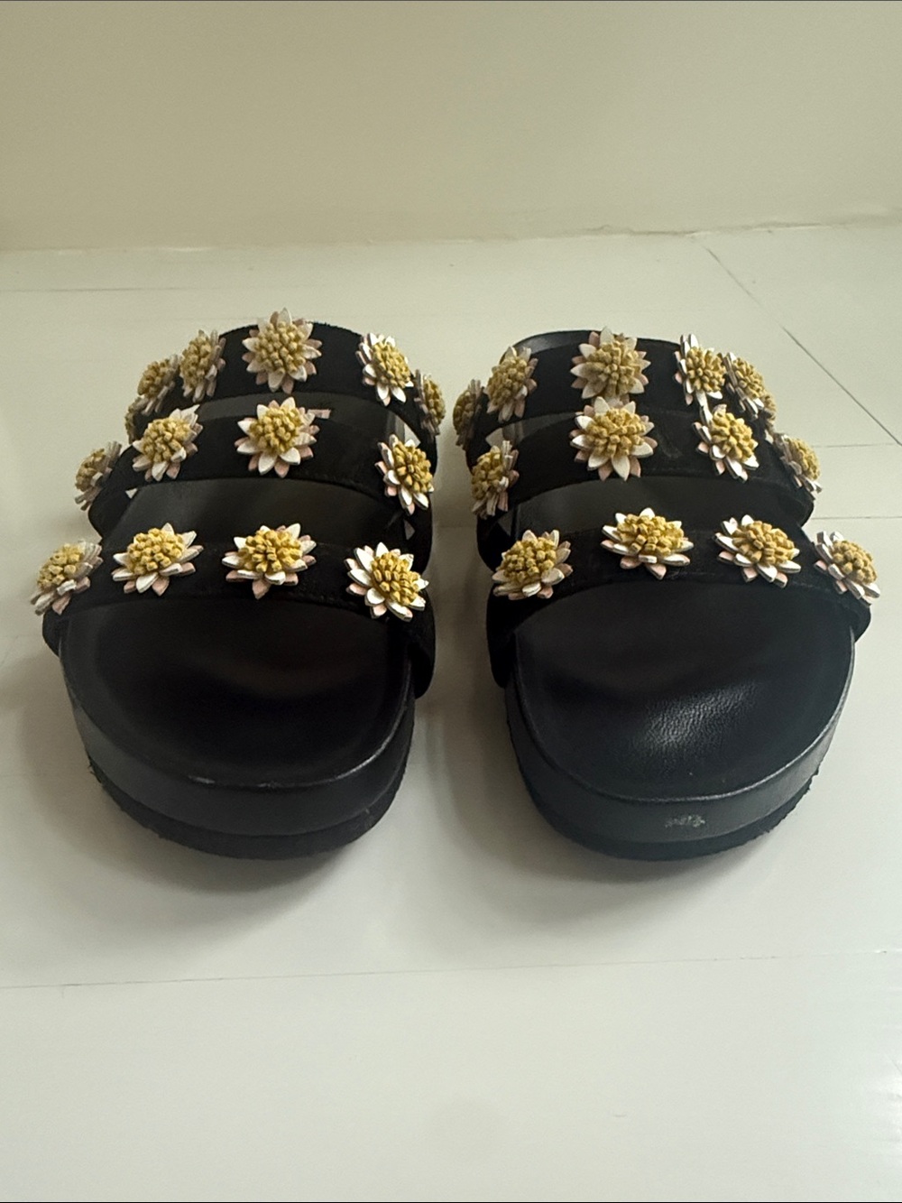 Title:
Fabrizio Viti Berkley Daisy Slide Sandals Black Size 38 - Picture 3 of 8